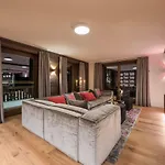 Nidus Luxury